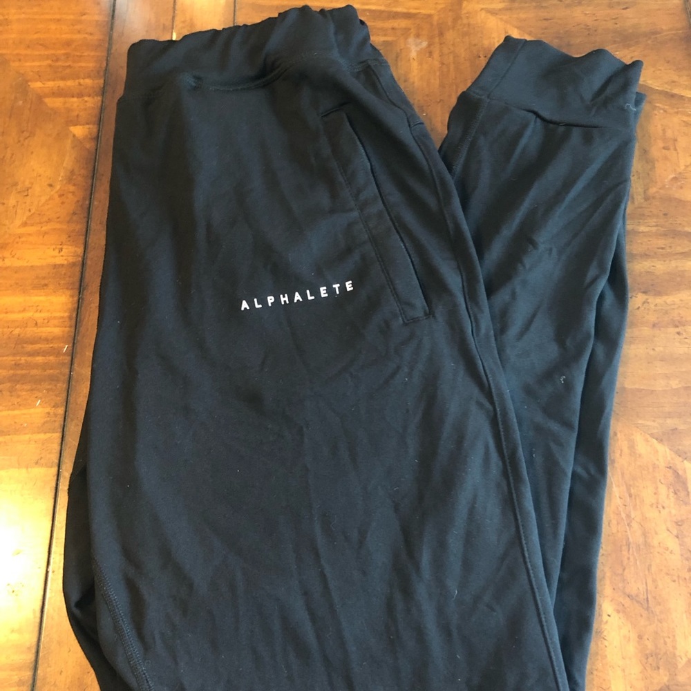 Black alphalete premium joggers size Large